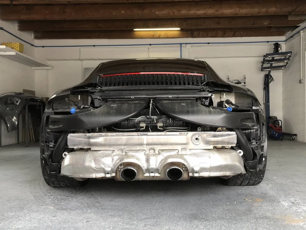 Réparation du Pare choc Arrière Porsche 991 Carrera 4S  à Carnoux en provence