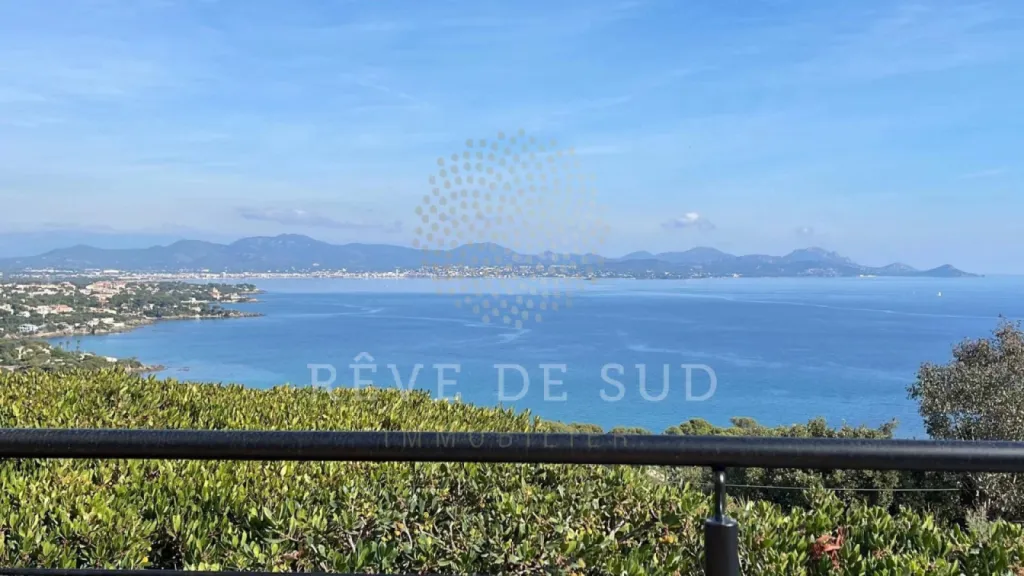 Villa 5 pièce(s) 4 chambre(s) 115 m² Les Issambres (83380)