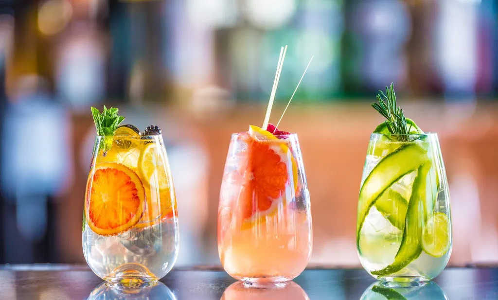 Partager un verre au Domaine des Grandes Mollières