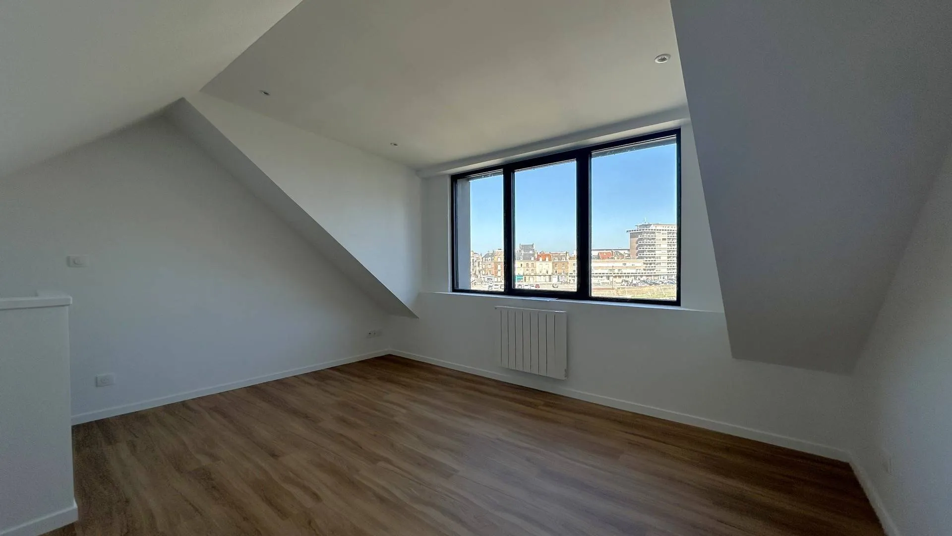 à DIEPPE  maison de pêcheur face au port, vue idéale sur le chenal, 76 Normandie