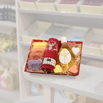 Le Cadeau Parfait : Notre Coffret de Noël Artisanal et Naturel