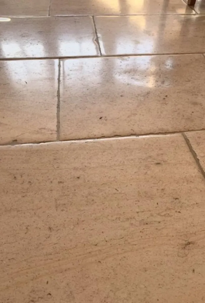 pierre naturelle au 36 rue de Bourgogne. La pierre de la carrière aux produits finis. Nous proposons des dallages pour vos sols intérieurs ou extérieurs