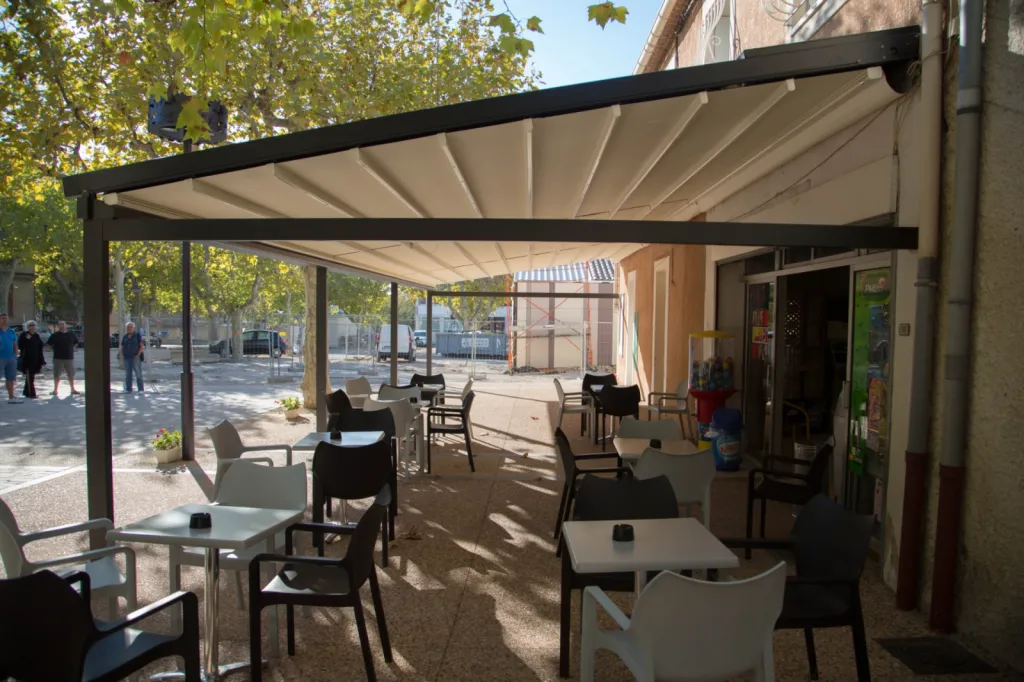 toiture de terrasse retractable sur mesure pour professionnels