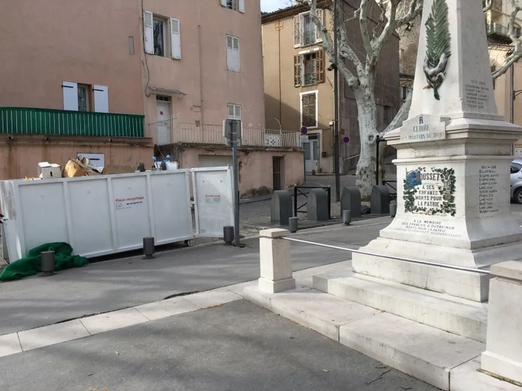 Destruction d'archives sur la commune de Rousset PACA RECYCLAGE