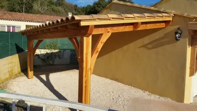 Fabrication de carport bois sur mesure près de Toulon