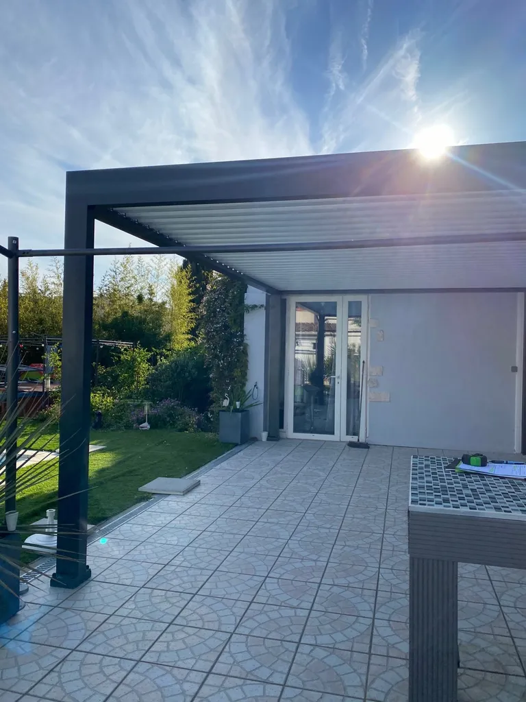 Pergola bioclimatique sur Martigues