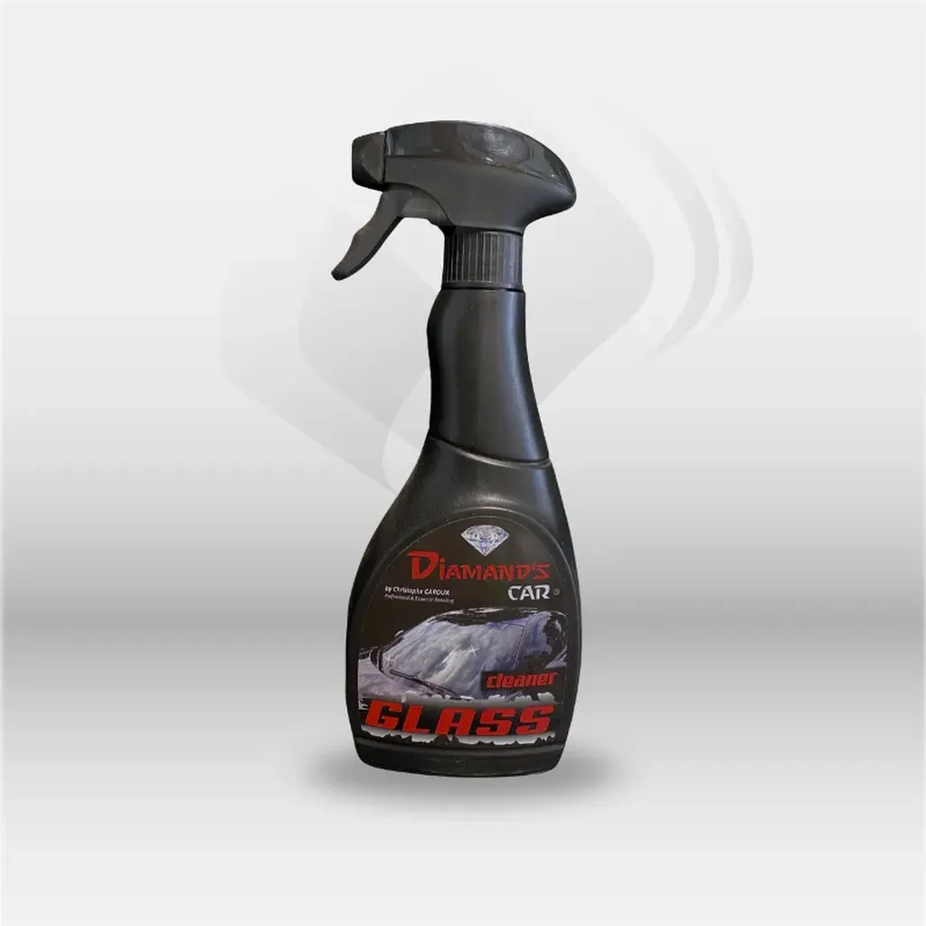 Cleaner Glass Diamand’s Car 750ml utilisé pour nettoyage et dégraissage des vitres et pare-brise automobiles en atelier professionnel à Mont-de-Marsan, Landes (40), Nouvelle-Aquitaine et disponible partout en France