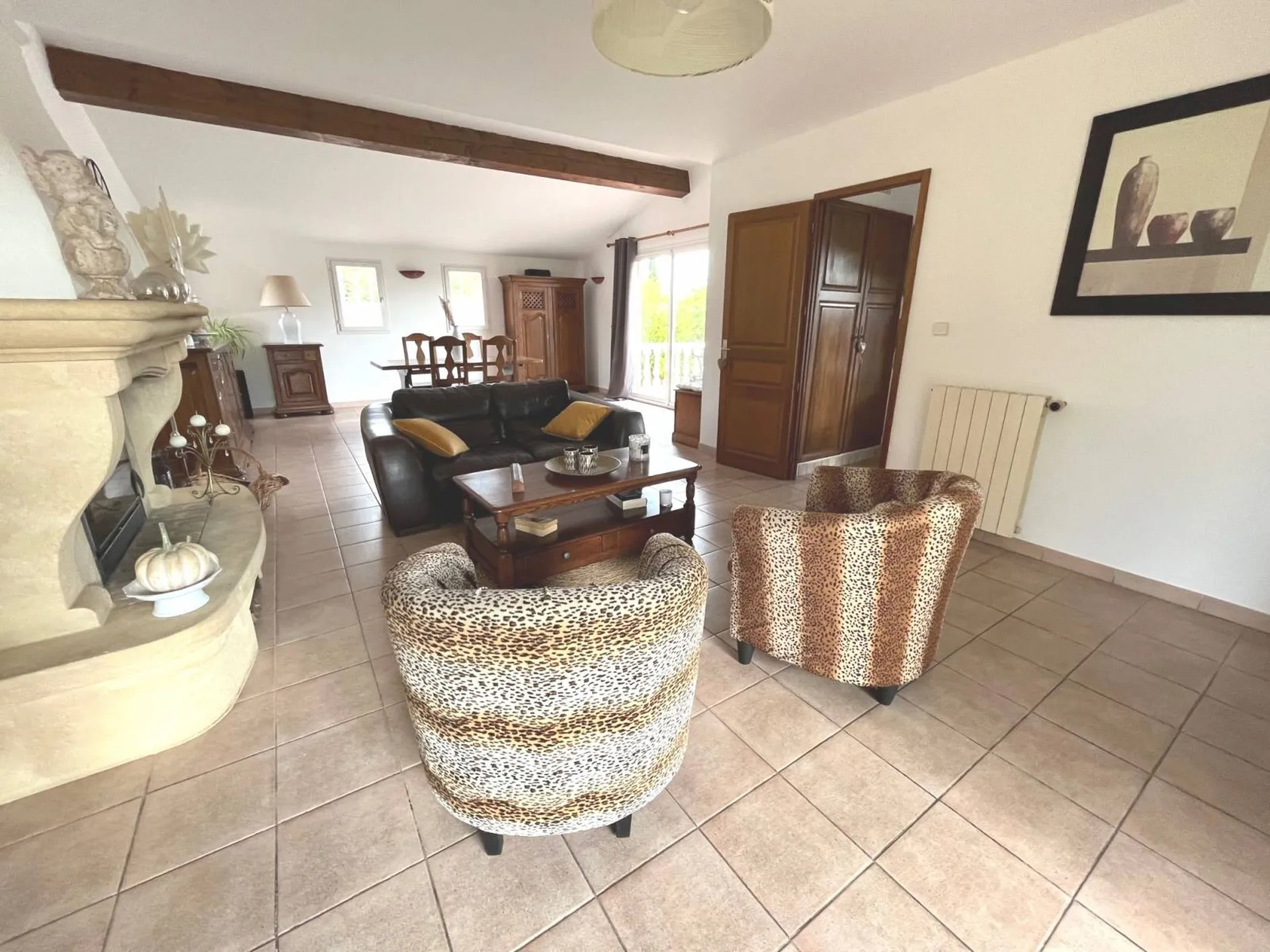 Maison à vendre avec cheminée, de plain pied avec piscine