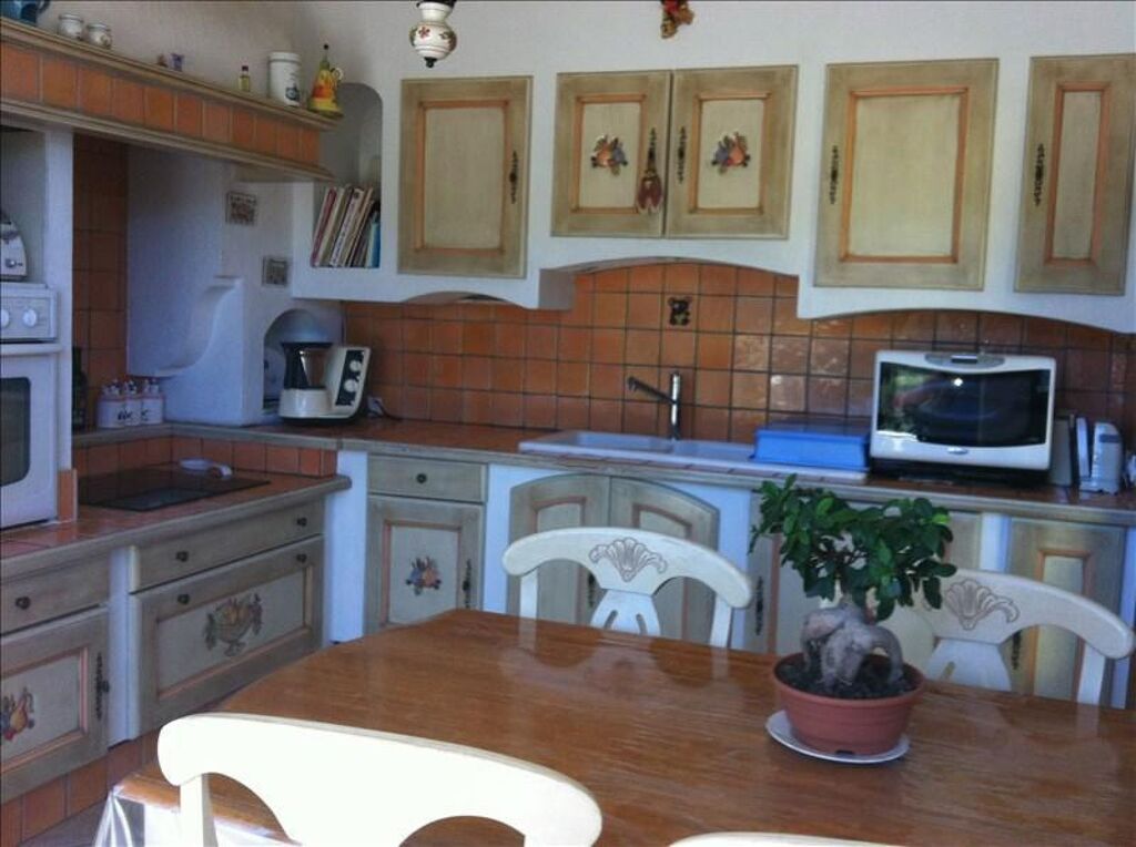 Carnoux villa sur 2 niveaux avec logement