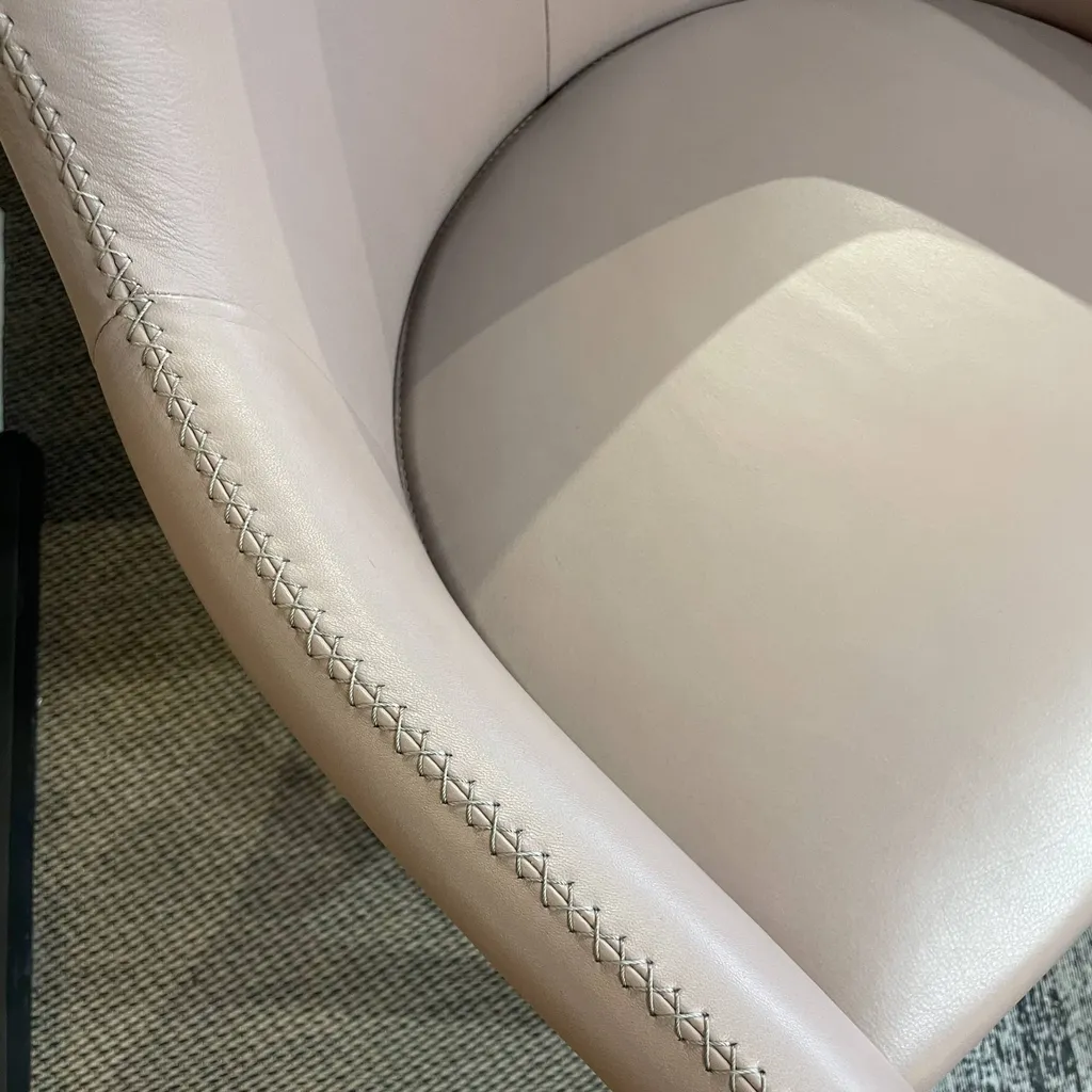 fauteuil avec accoudoir en promo à Hyères vers La Garde