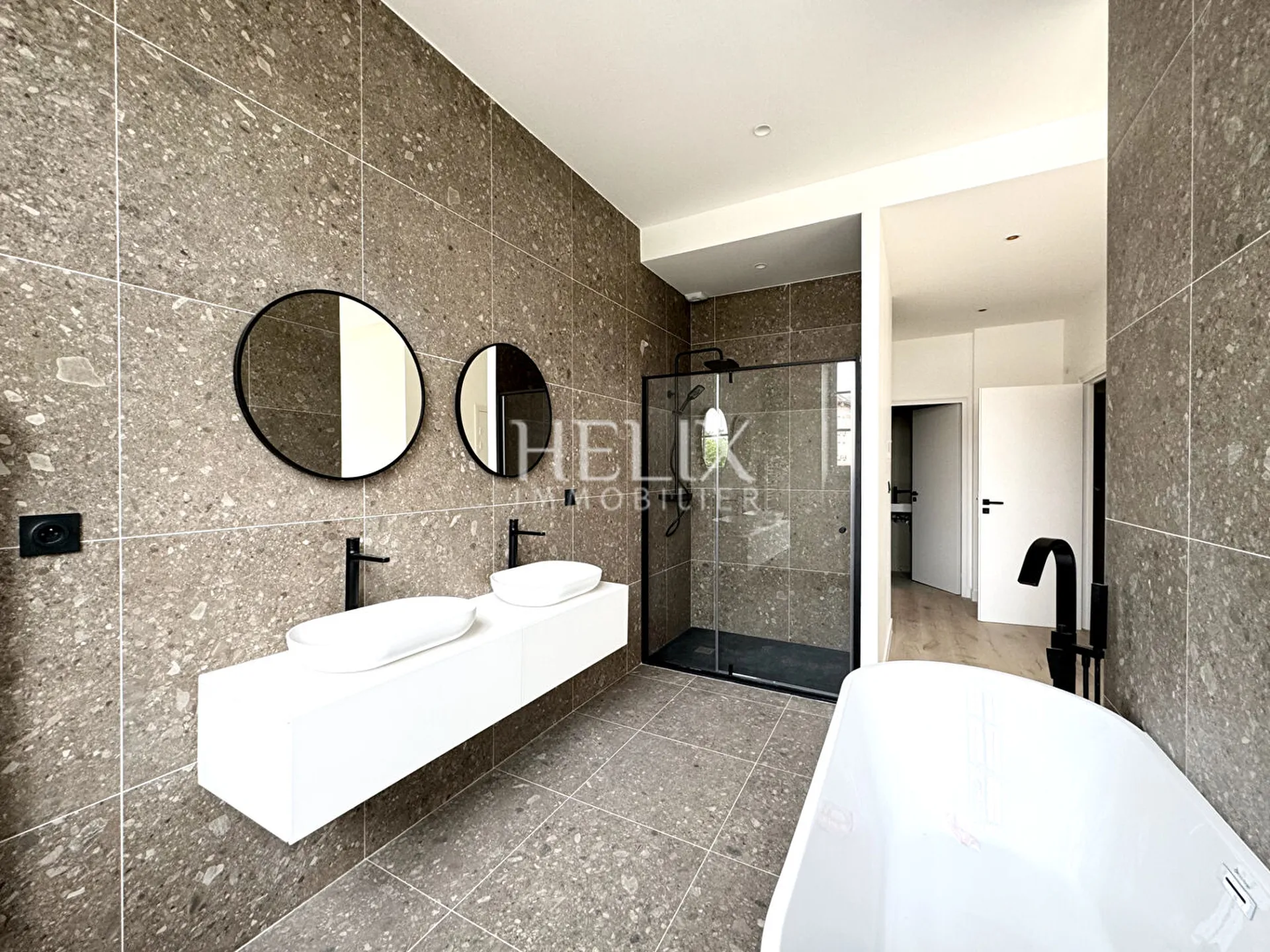 Programme neuf maison de ville 111,20 M2 balcon et terrasse à Saint-Germain-en-Laye , RER A 10 mn, livraison été 2024.