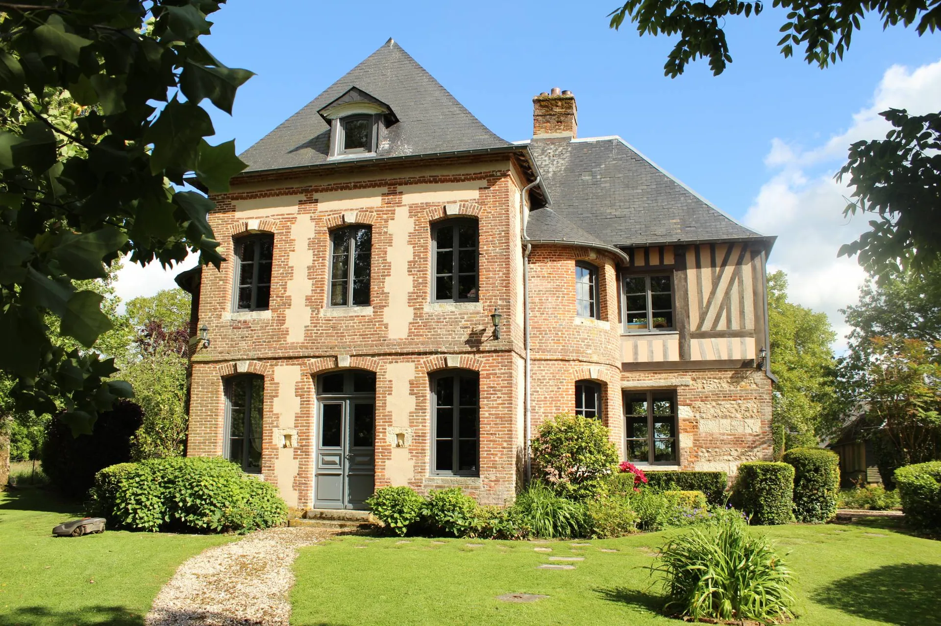 A acheter demeure de caractère avec dépendance proche Cormeilles 27260