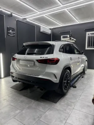 Mercedes GLA 35 AMG : Polissage et Protection Céramique par Riviera Detailing à Antibes