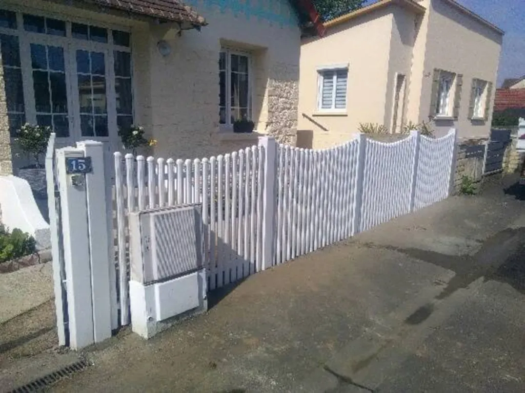réalisation d'une clôture en PVC dans la Seine Maritime 76