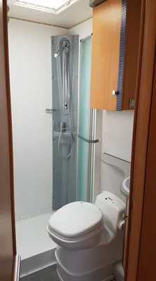 VENDU CAMPING-CAR PROFILE BAVARIA T67, LIT A LA FRANCAISE, 4 COUCHAGES