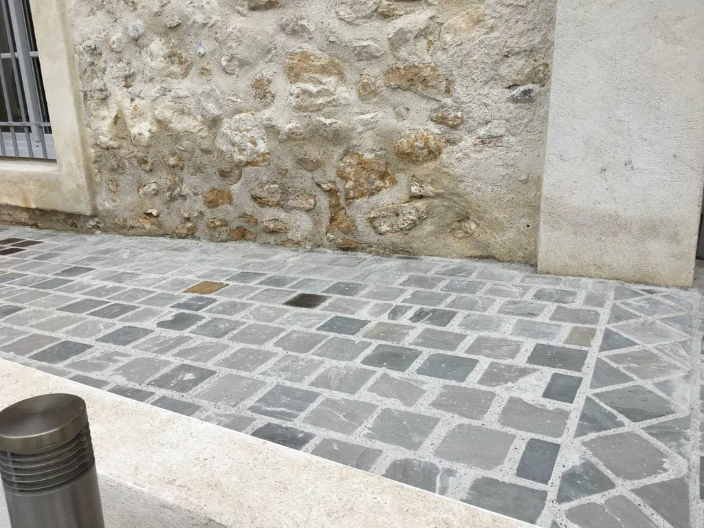 Problèmes d'humidité et moisissures à Garons (3018). Trouver un expert sérieux en humidité à NIMES GARD