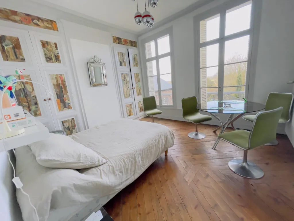 A acheter, MAGNIFIQUE Maison de style sur la commune de TOURVILLE LA RIVIERE 76410, proche Autoroute.