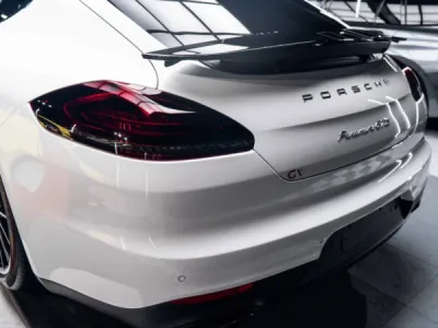 Pose de film de protection transparent Xpel et traitement céramique sur cette Porsche Panamera Gts