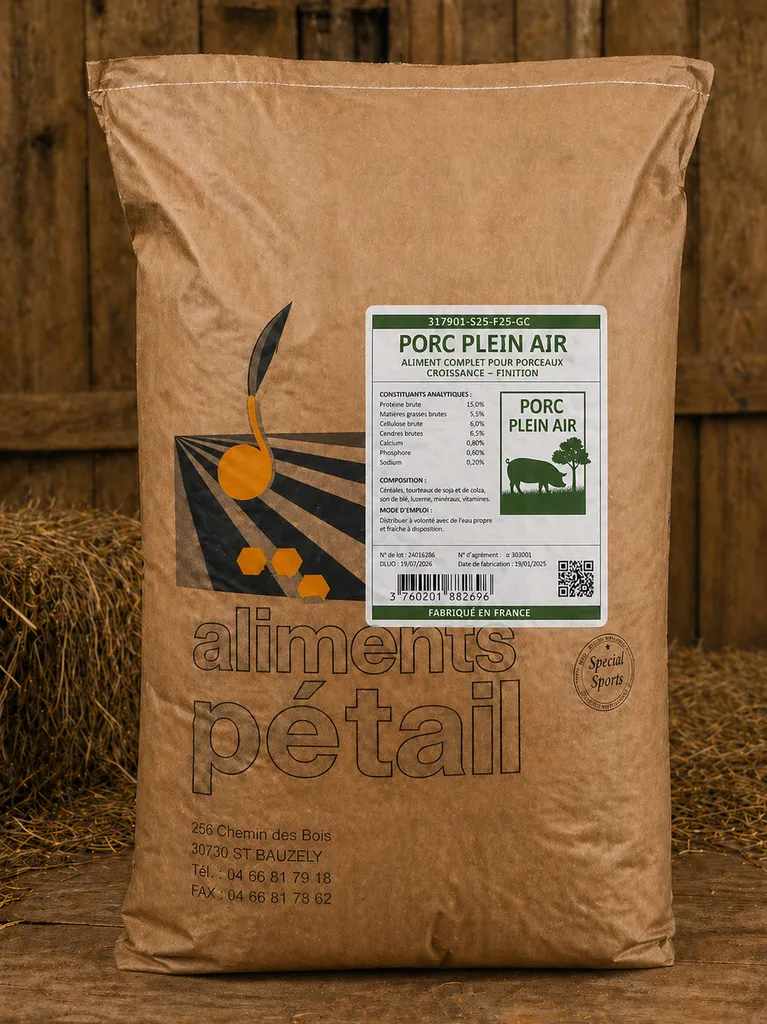 Porc plein air alimentation animale naturelle et équilibrée pour un élevage sain