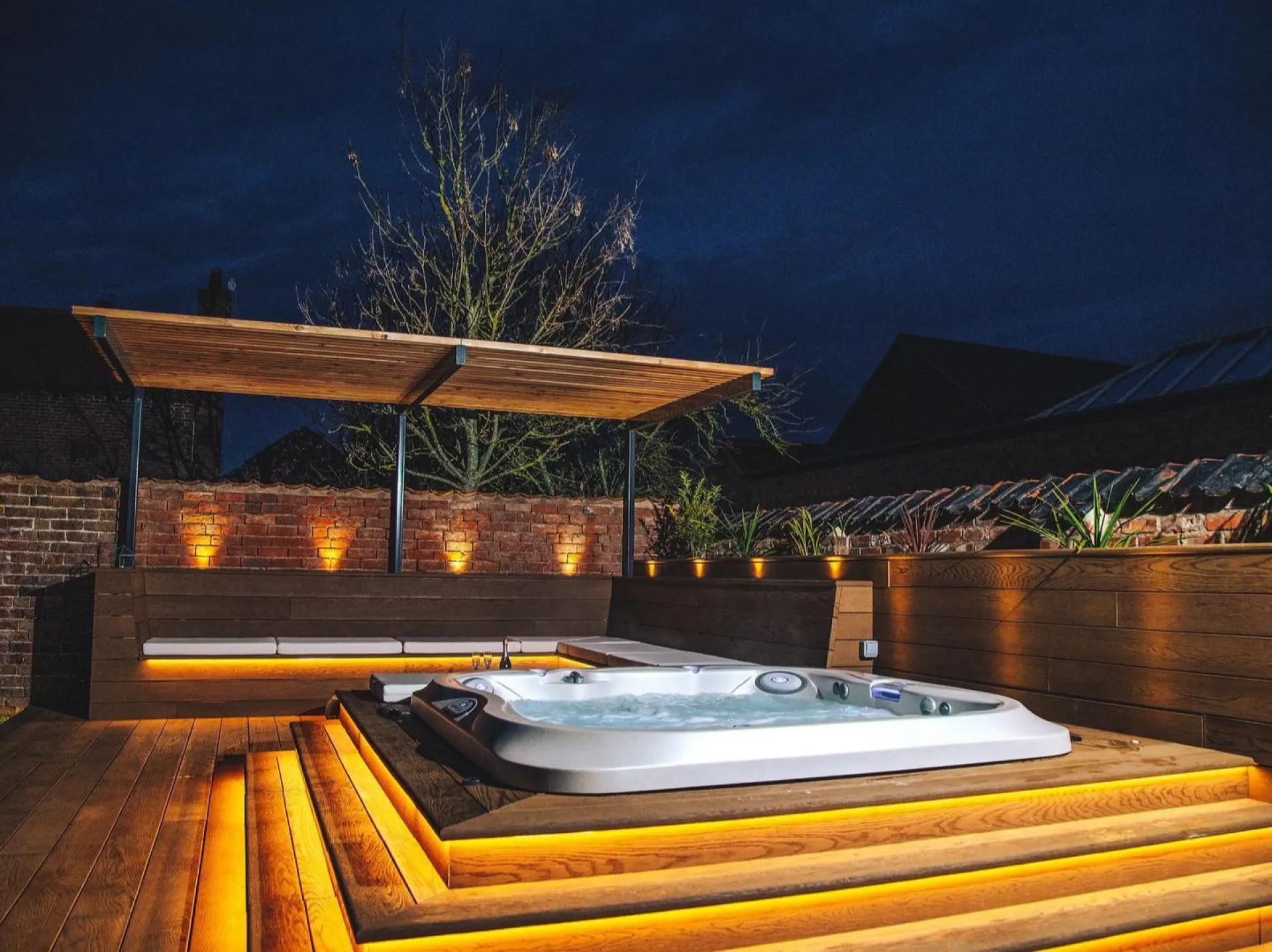 Pourquoi installer un jacuzzi® encastrable chez soi ?