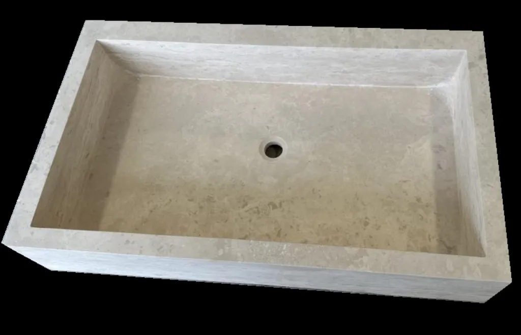 Travertin pour carrelage intérieur et extérieur autour d'une piscine avec margelle en pierre naturelle proche Bergerac, Périgueux entre Bordeaux et Sarlat