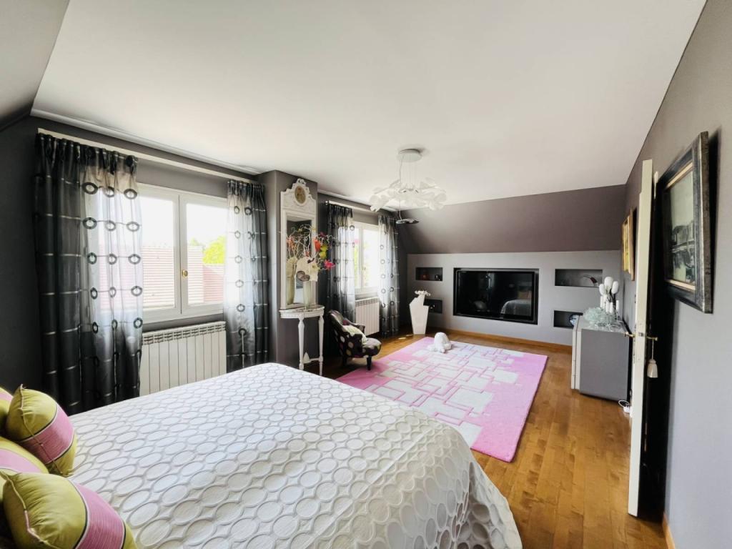 Maison Mont Saint Aignan 6 pièce(s) 168,94 m2 dans un environnement calme