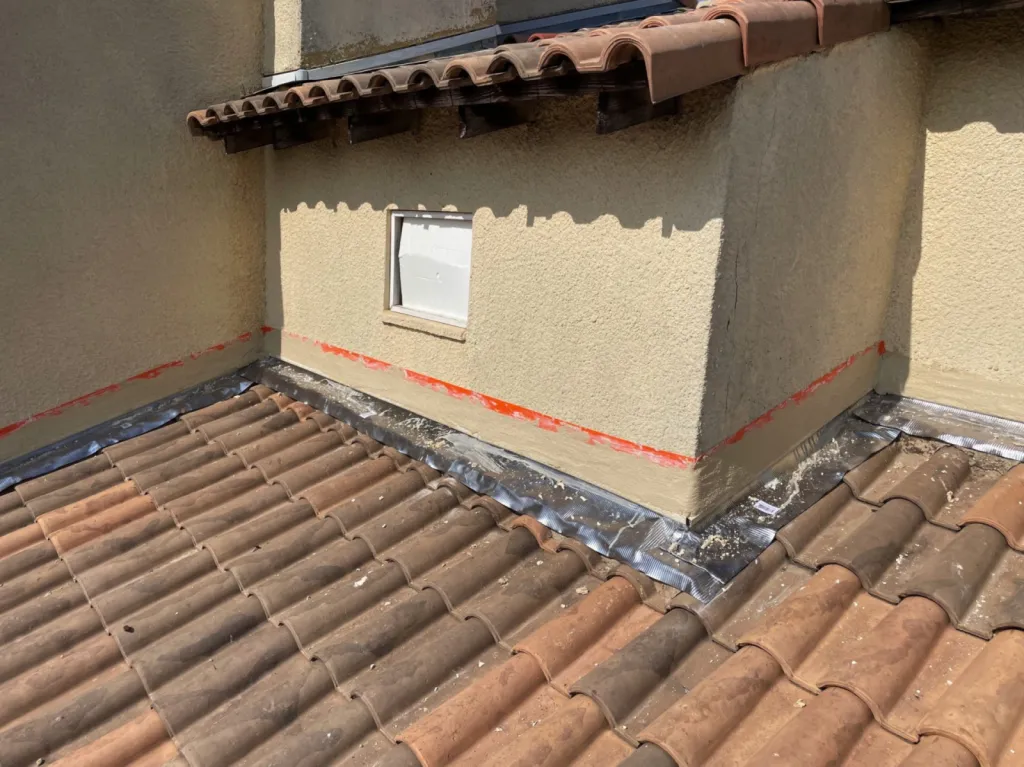 Réfection de Solin en plomb d’une toiture de maison sur Martigues 13500