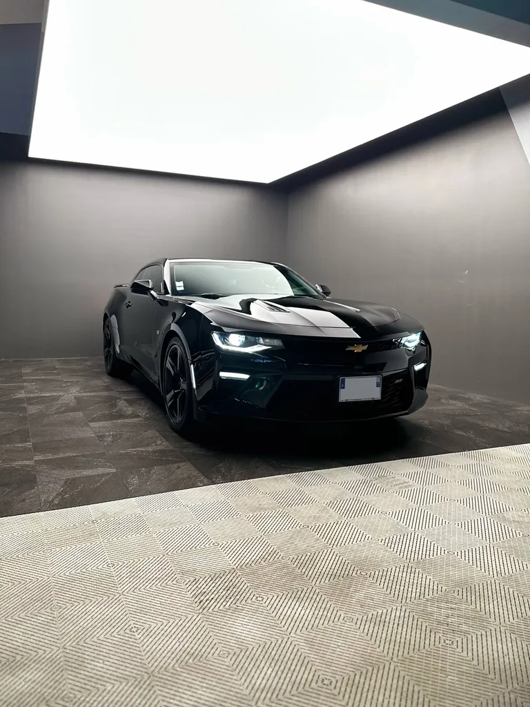 Lustrage brillance sur une Chevrolet Camaro SS à notre atelier à Le Mans (72)