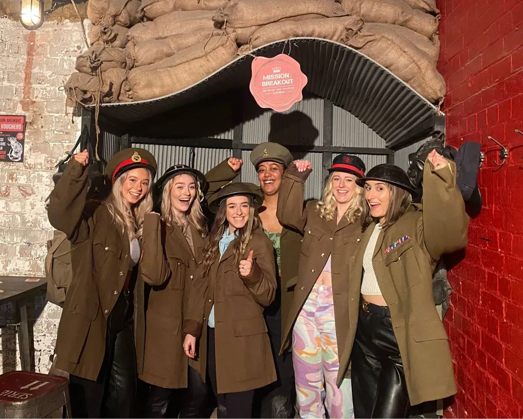 Hen do activity escape room