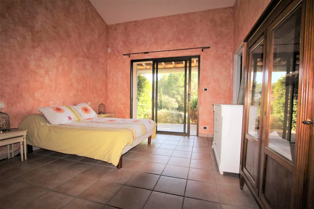 proche golf de Saumane-de-Vaucluse, maison provençale avec piscine    