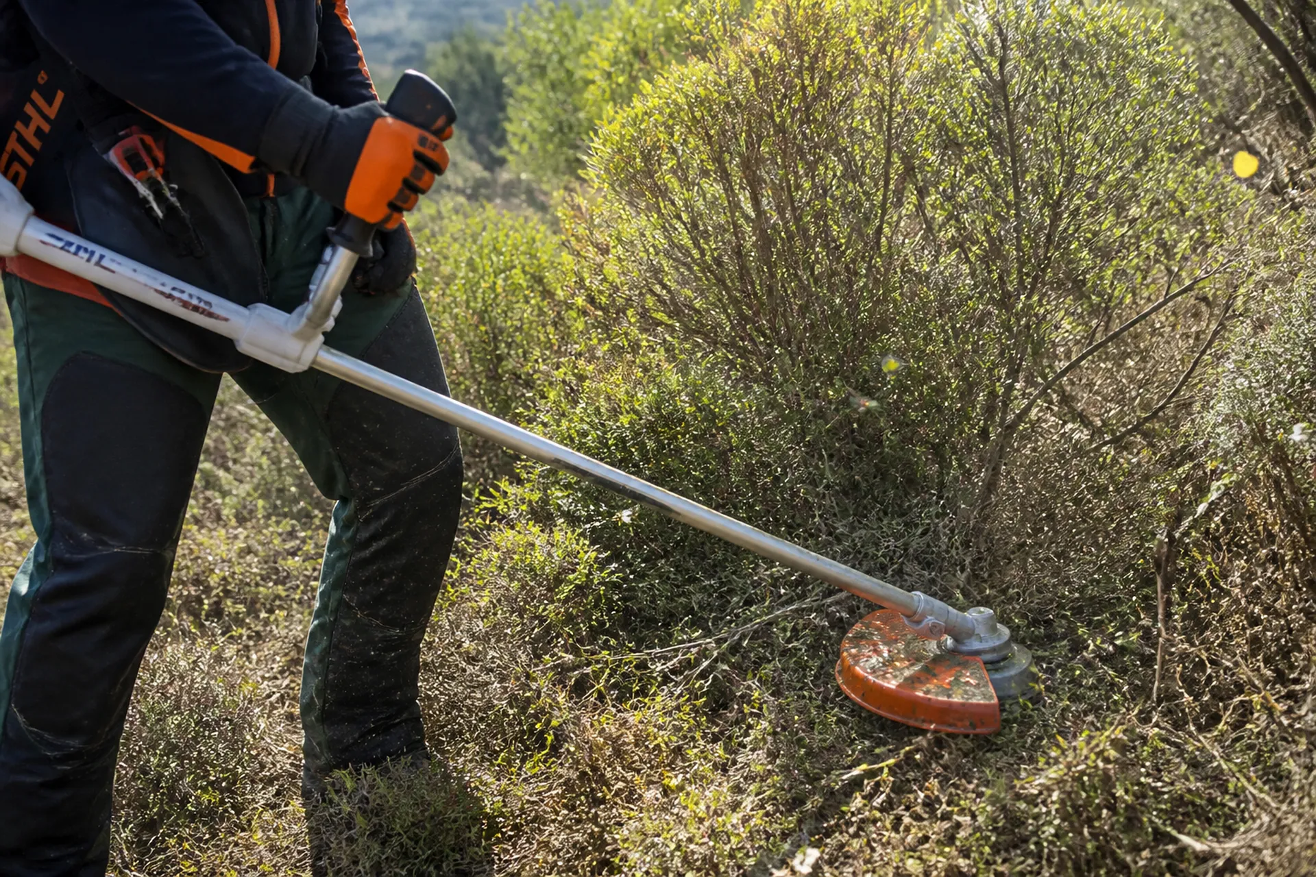Débroussaillage réglementaire et entretien préventif de la végétation pour la protection incendie sur la commune du Revest