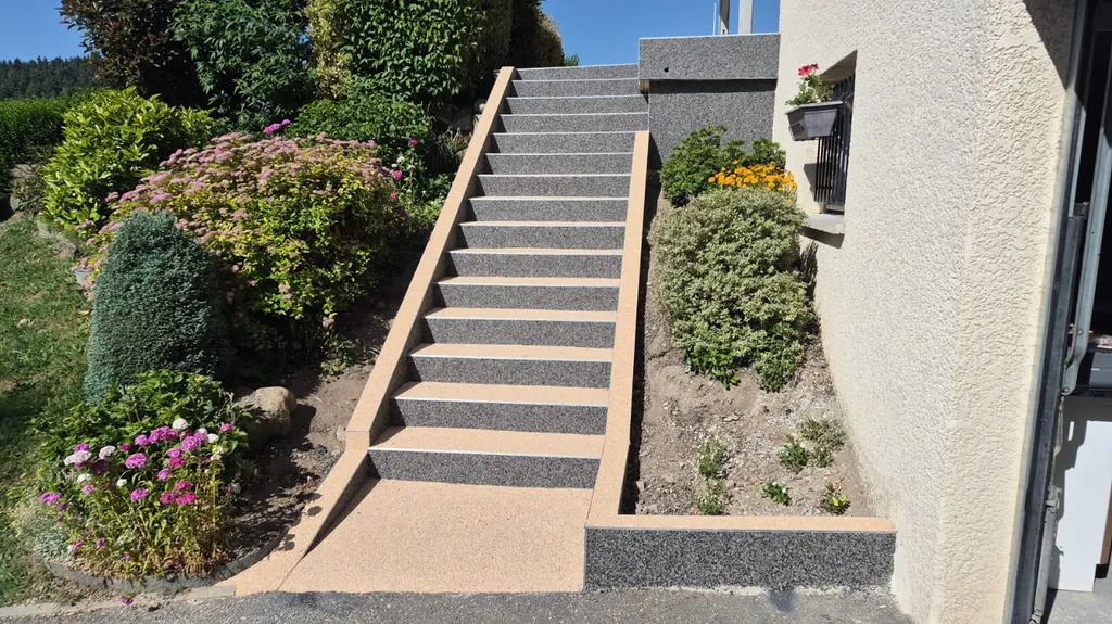 Aménagement de terrasse en moquette de pierre drainante à Frontignan, près de Sète