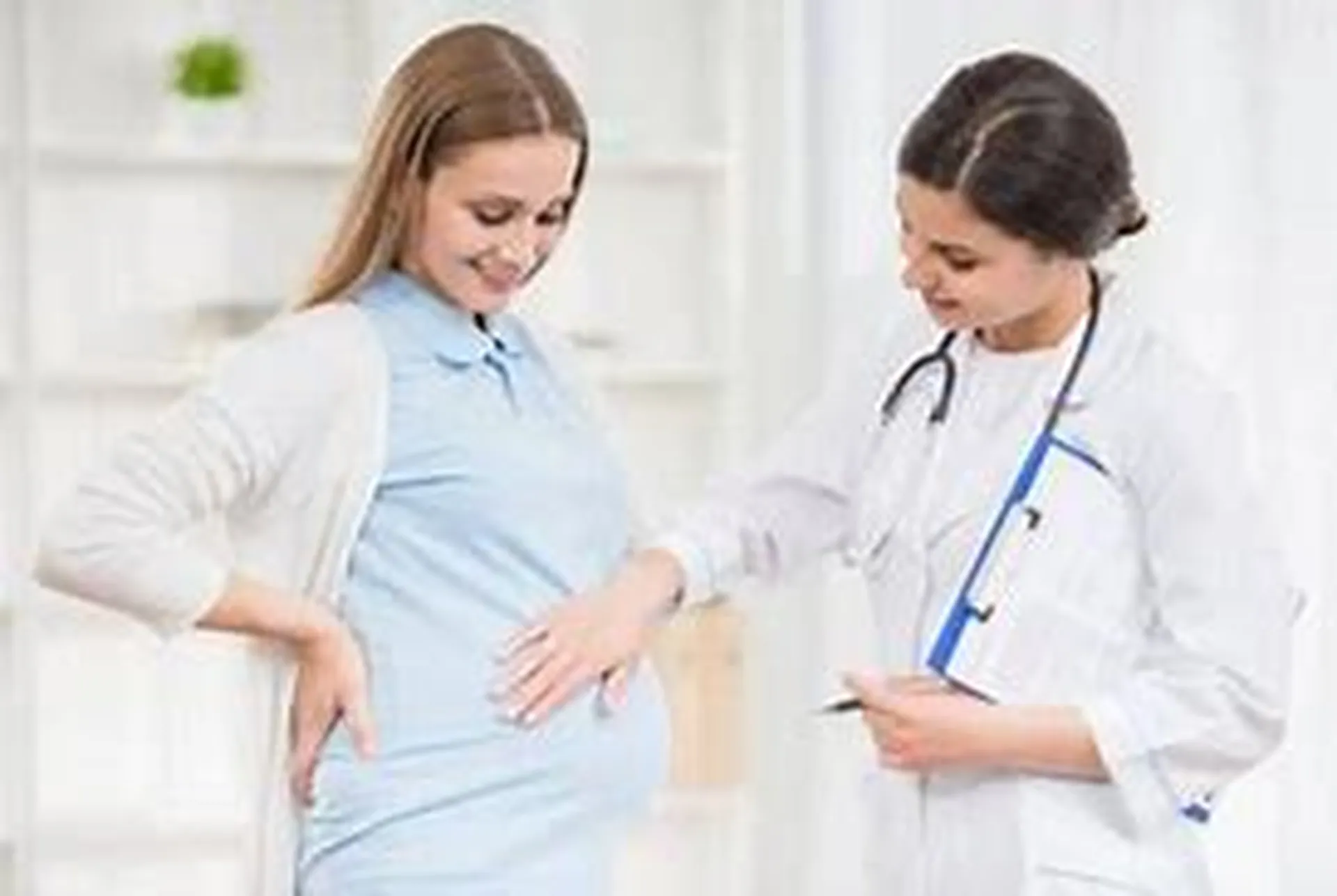 Médecin libérale enceinte