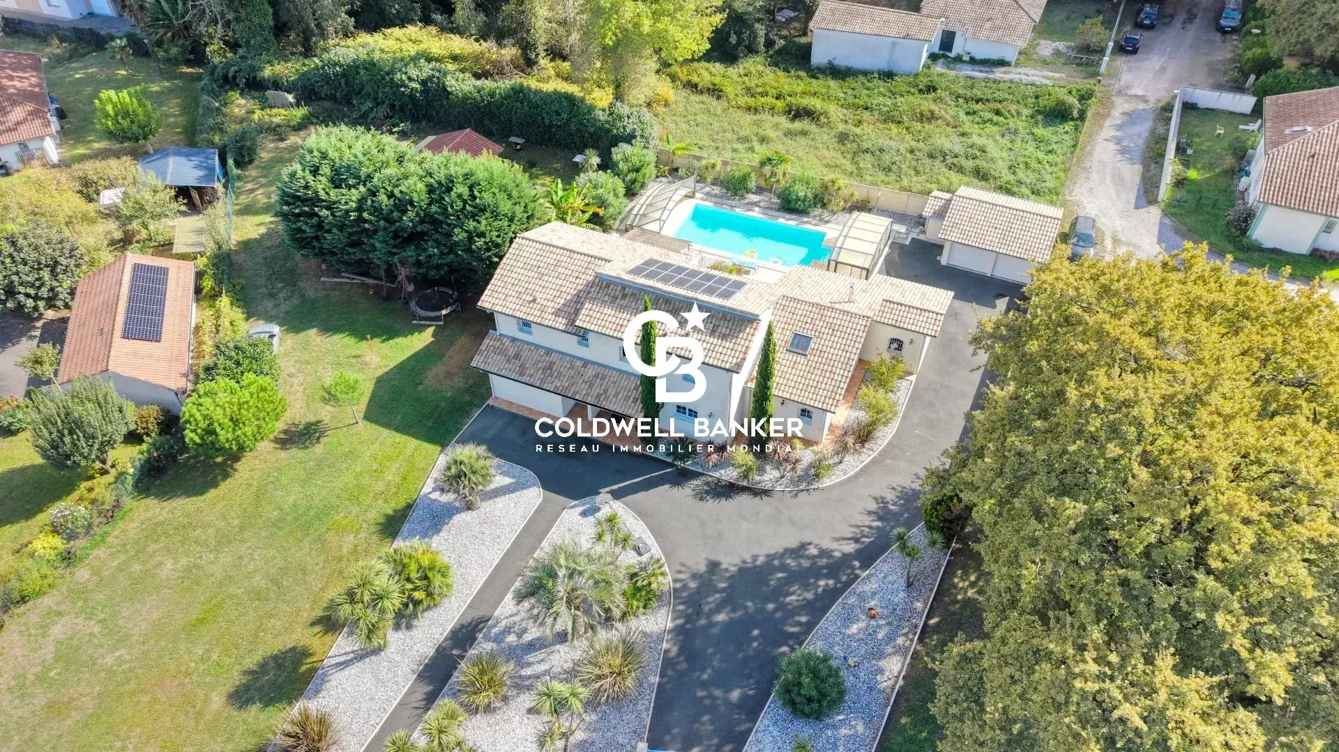 Maison 7 pièces 230 m² · à Tosse · 230 m² · 995 000 €