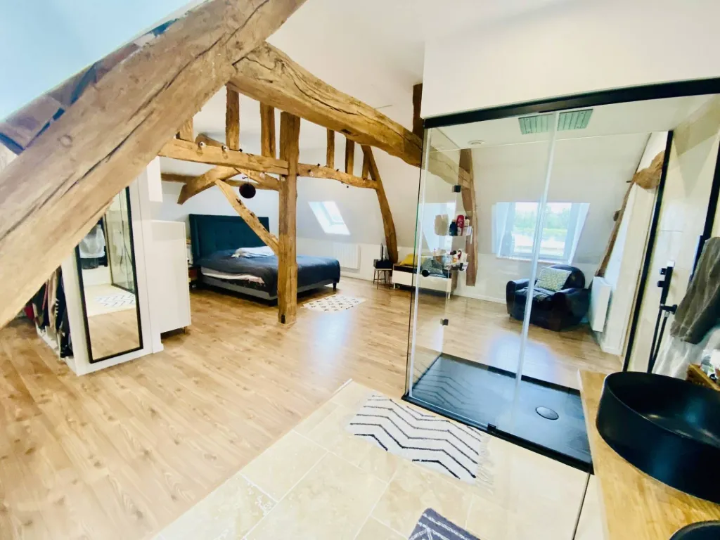 A vendre maison de 200 m² édifiée sur 2573 m² de terrain sur la commune très recherchée de LA BOUILLE 76530