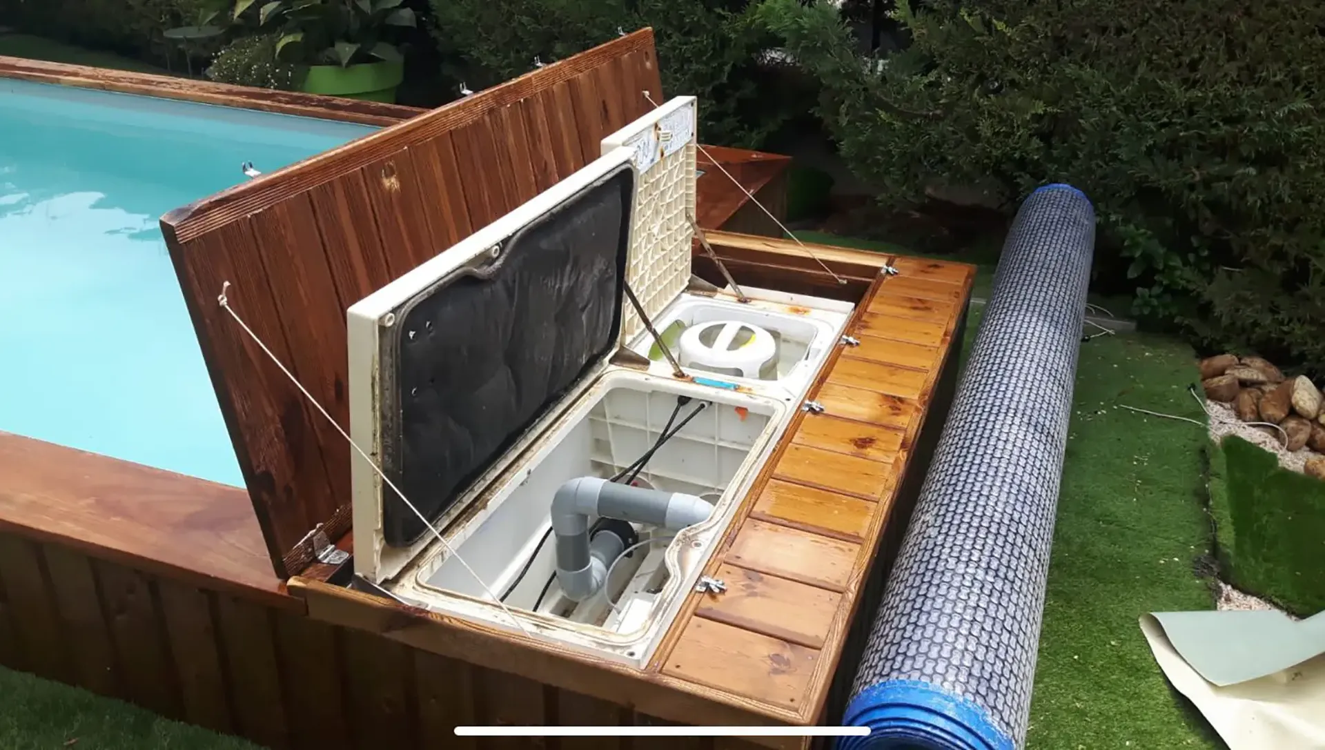 Aménagement sur mesure de contour de piscine pour oasis privée à Béziers