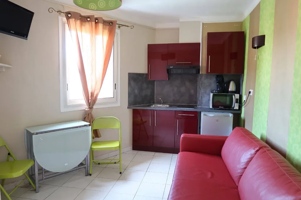 Cassis vente T1/2 avec parking