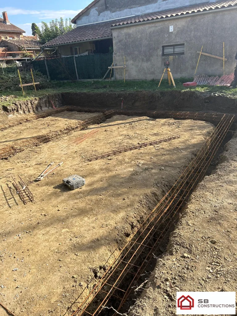 Construire une maison individuelle T2 avec garage et aménagement urbain à Ondes