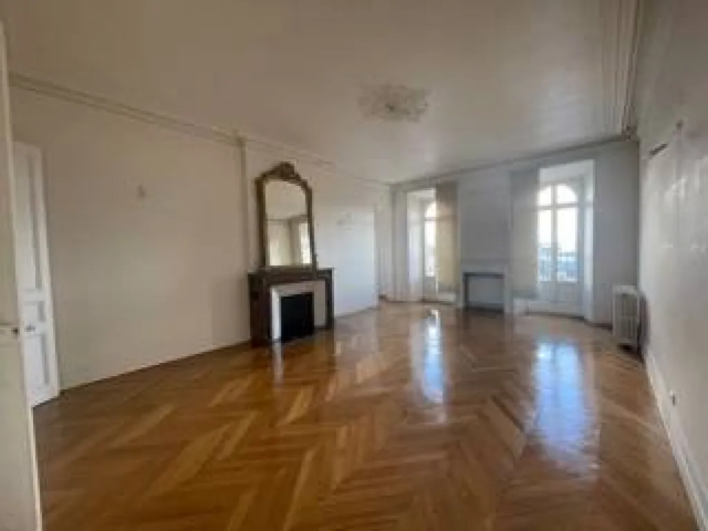 comprenant 2 chambres