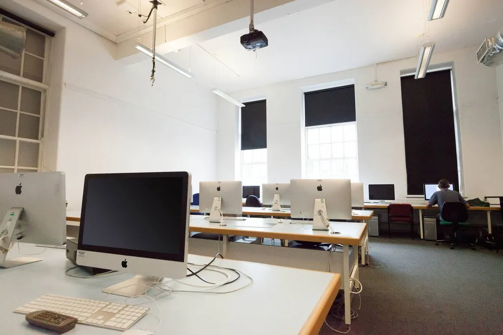 Informaticien pour maintenance informatique en entreprise dans le Vaucluse près d'Avignon
