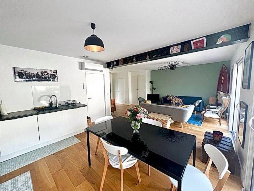 Cuisine ouverte agence immobilière Caudéran Arnaud Droulers immobilier