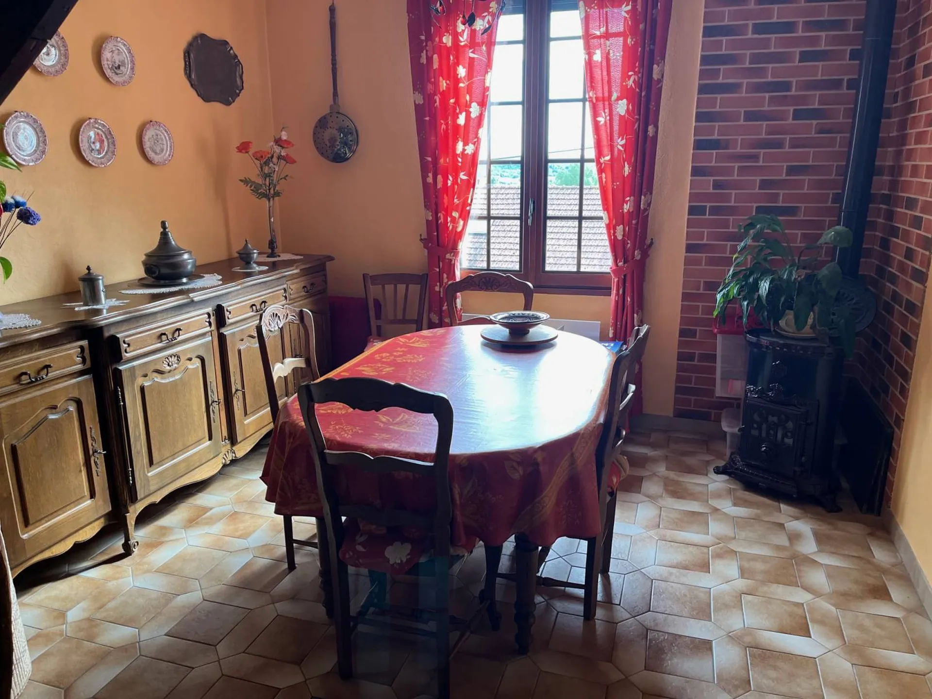 Maison jumelée d'un côté, à vendre, située au Trait - Idéal 1ère acquisition