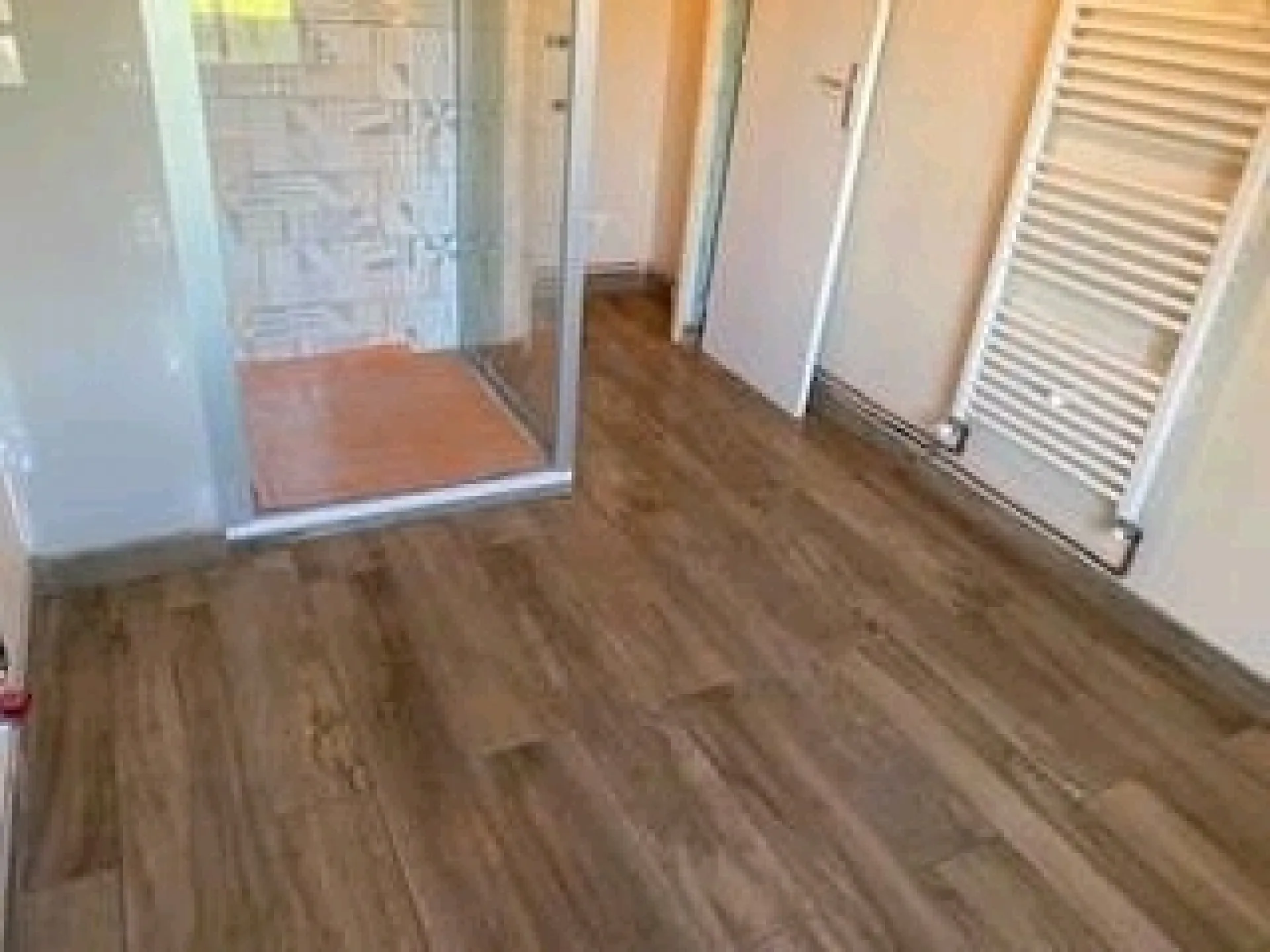 Pose de faïence dans une douche proche de Valmont en Seine-Maritime