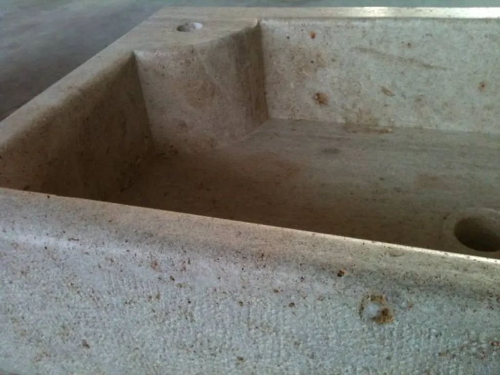 Montagnac d'Auberoche, pierre de Dordogne proche gisement Limeyrat