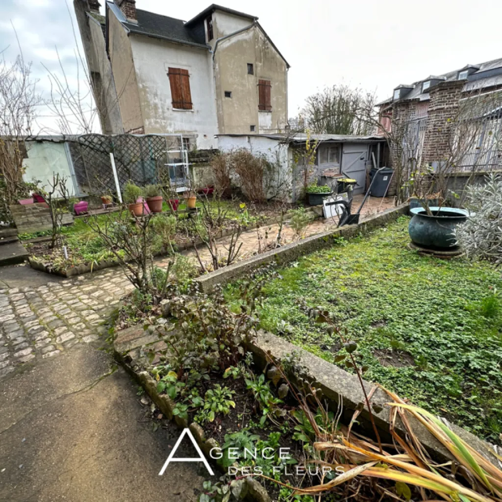 A acheter sur la commune de ELBEUF 76500 maison de brique de 128 m² habitables