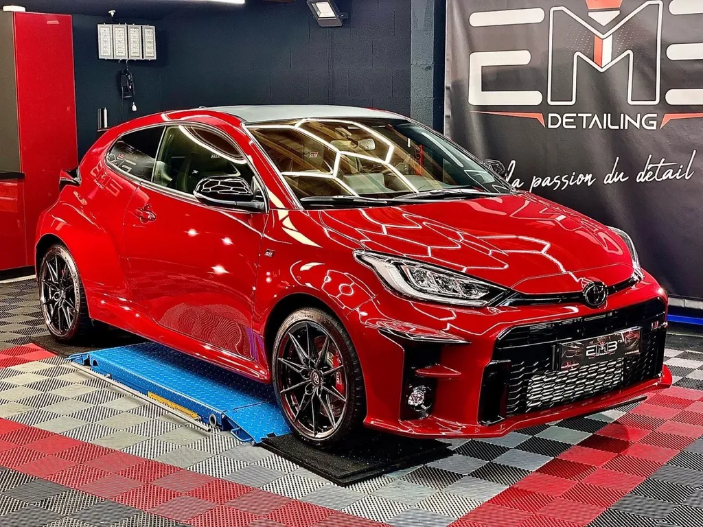 Ptrotection carrosserie EMB detailing traitement céramique auto-cicatrisant / PPF Lyon Toyota Yaris GR Four