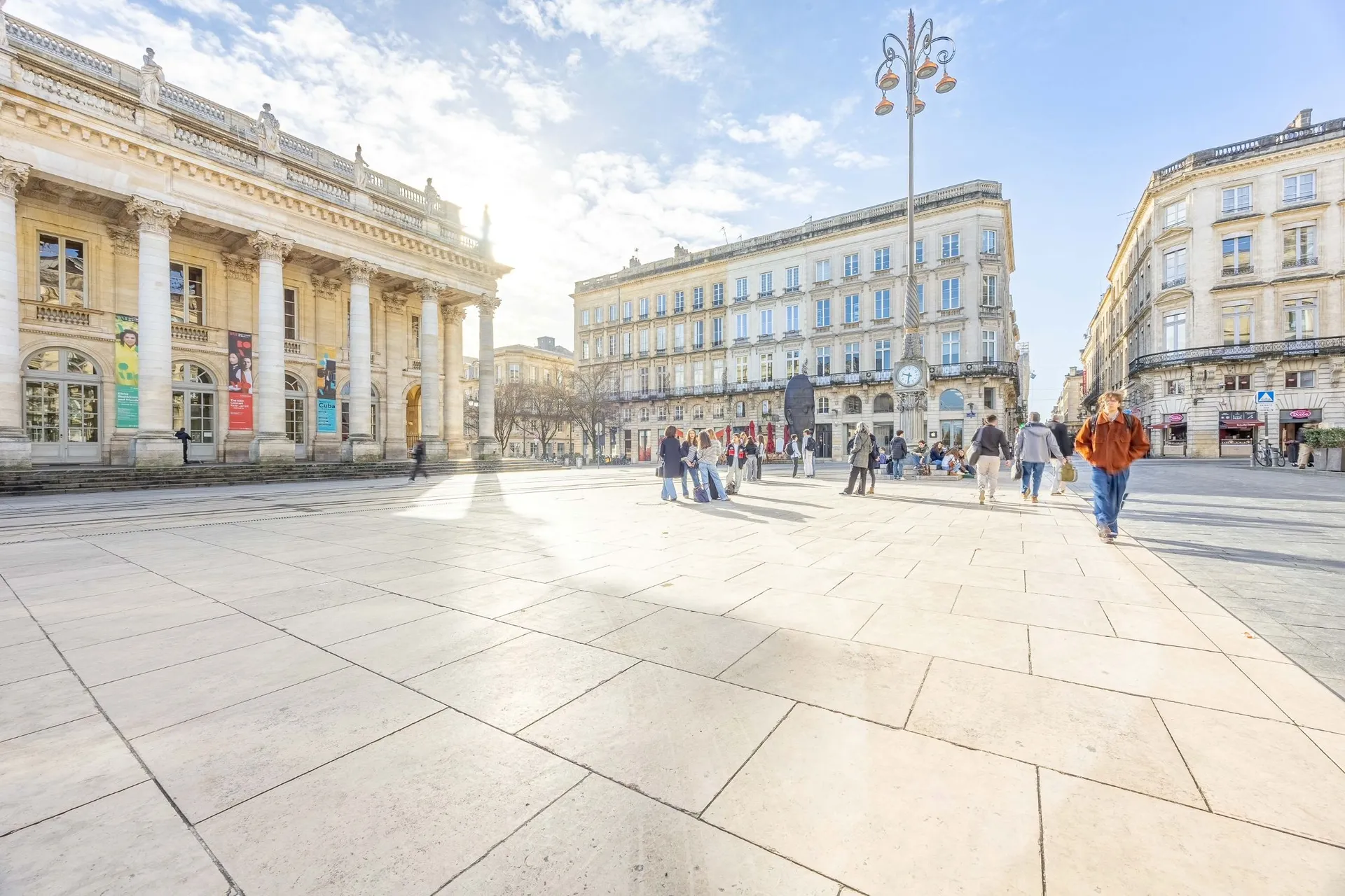 Superbe appartement en duplex au dernier étage avec terrasse, Place de la Comédie Bordeaux