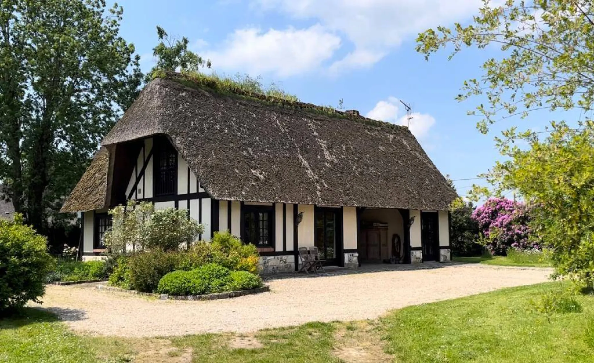 A saisir belle propriété  édifiée sur une parcelle de 5000 m² sur la commune de LA MAILLERAYE SUR SEINE