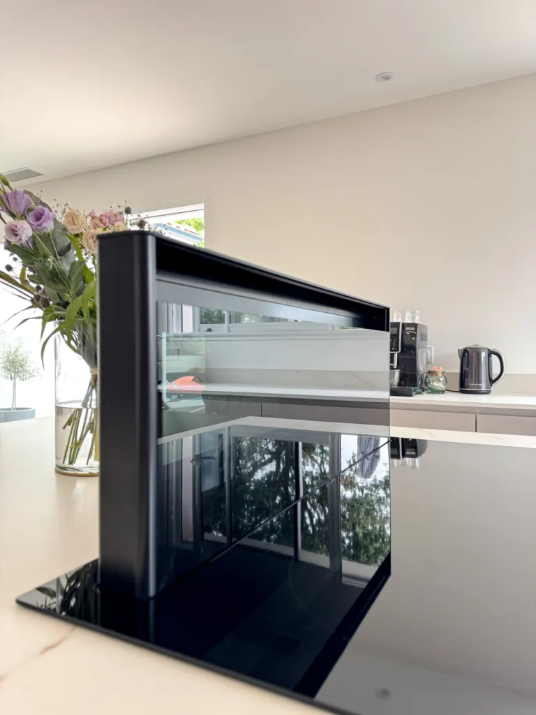 Cuisine moderne inclut électroménager Novy