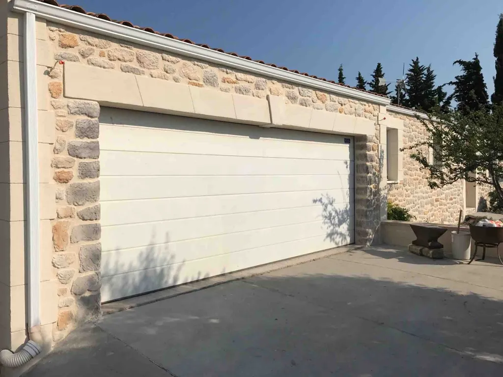 Décoration totale d’une maison façon pierre à Gigean entre Balaruc les bains et Montpellier 